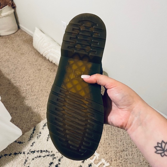 Dr. Martens - Picture 3 of 4